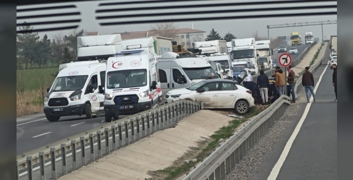 Nusaybin'de 3 aracın karıştığı zincirleme kaza: 1 yaralı