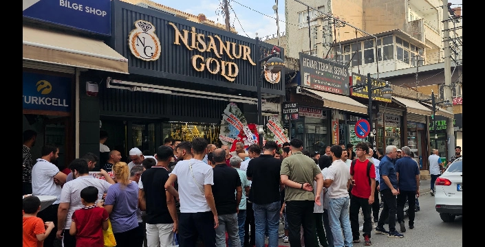 Nusaybin’de NİSANUR GOLD Kuyumculuk Hizmete Açıldı